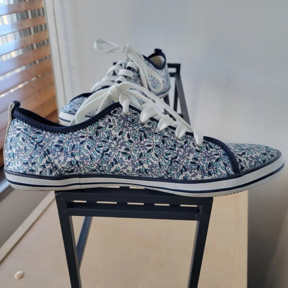 Blue Pr!vo By Clarks Tangelo Floral Sneakers (size: 8M) - Picture 3 of 16